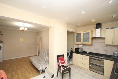 4 bedroom terraced house to rent, Bridgewater Road, Wembley, Middlesex, HA0