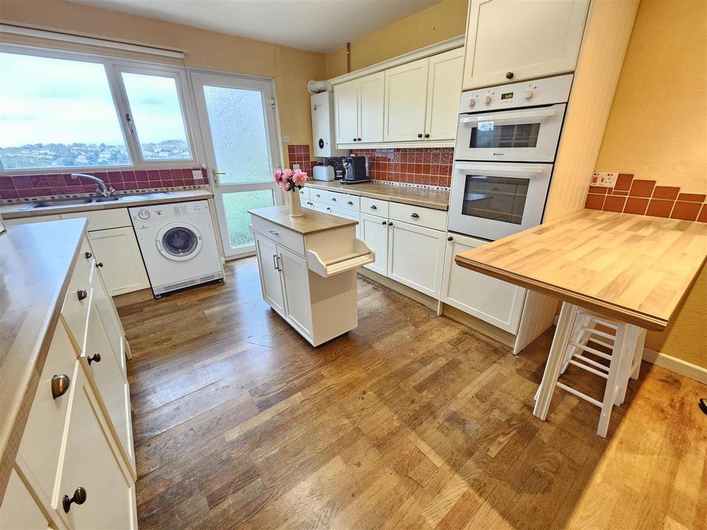 Kitchen Breakfast Room.jpg