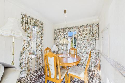 2 bedroom detached bungalow for sale, Sandsacre Avenue, Bridlington