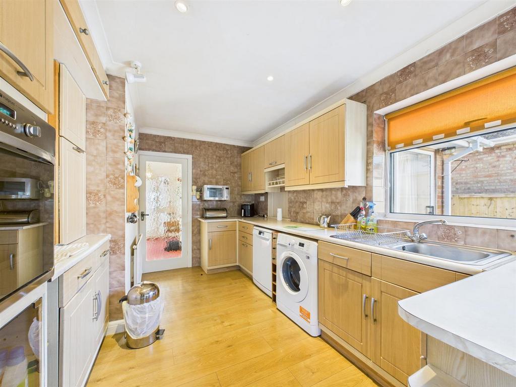 Kitchen: