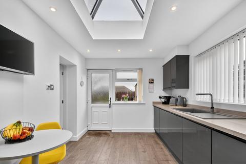4 bedroom semi-detached bungalow for sale, Elmpark Vale, York, YO31