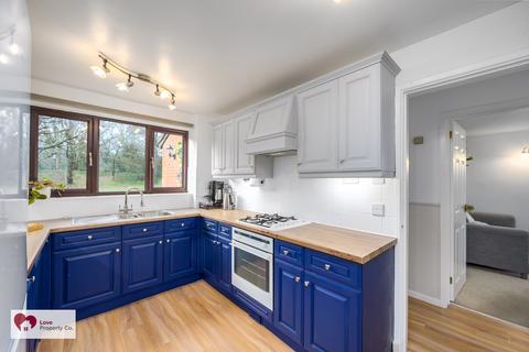 4 bedroom detached house for sale, Kemerton Way, Shirley B90