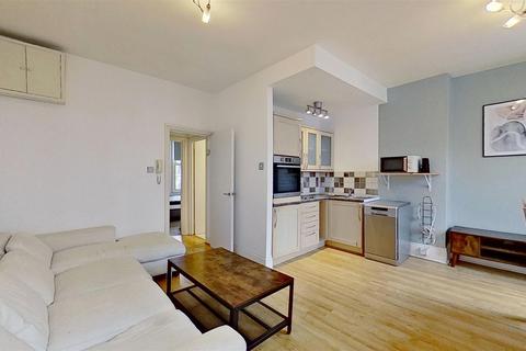 1 bedroom flat for sale, Battersea Rise, London