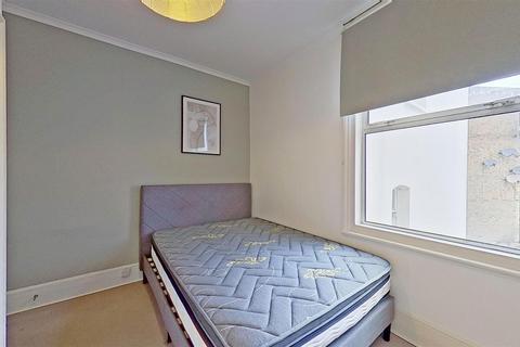 1 bedroom flat for sale, Battersea Rise, London