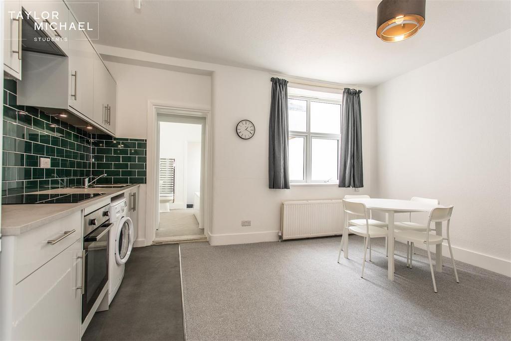 Kitchen / Living Room