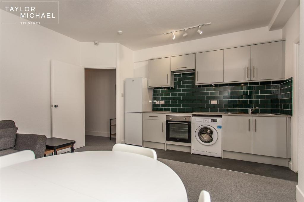 Kitchen / Living Room