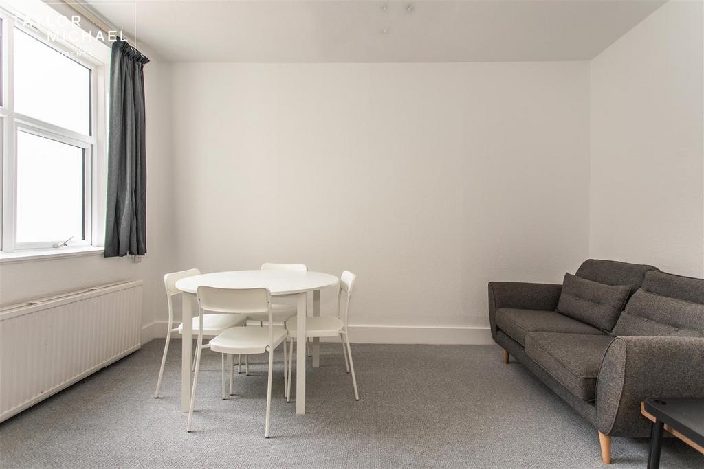 Kitchen / Living Room