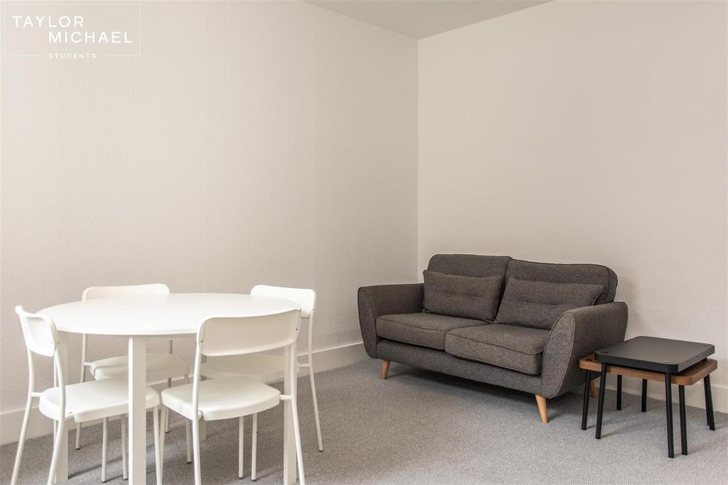 Kitchen / Living Room