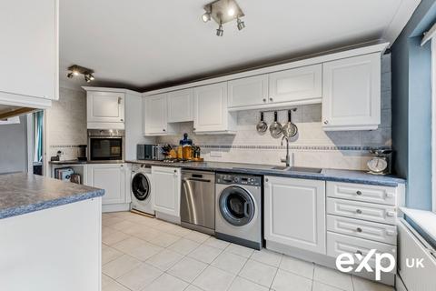 4 bedroom detached house for sale, Ashford Drive, Nottingham NG15