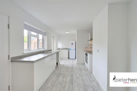 3 bedroom semi-detached house to rent, Goodwood Road, Grindon, Sunderland
