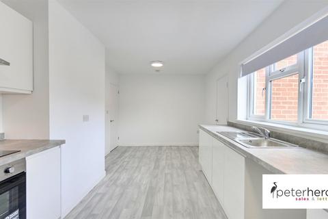 3 bedroom semi-detached house to rent, Goodwood Road, Grindon, Sunderland