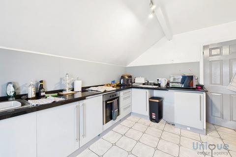 2 bedroom apartment for sale, 18 The Crescent, Lytham St. Annes, FY8
