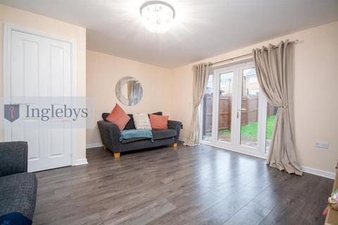 3 bedroom end of terrace house for sale, Crossbill Close, Guisborough