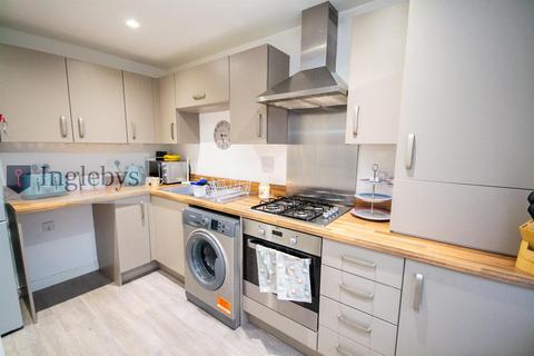 3 bedroom end of terrace house for sale, Crossbill Close, Guisborough