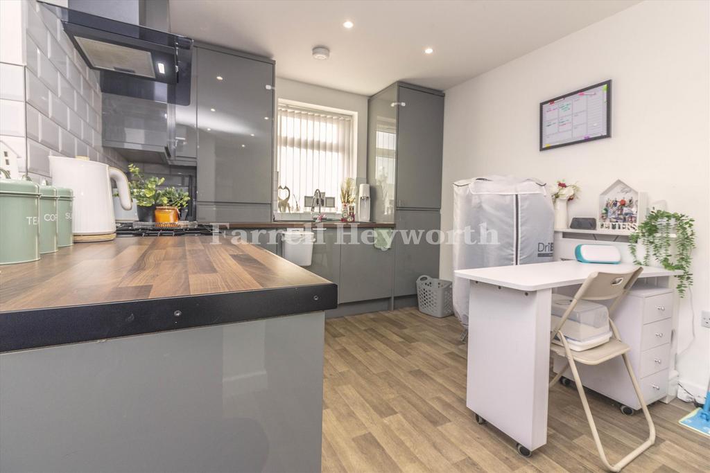 Kitchen b