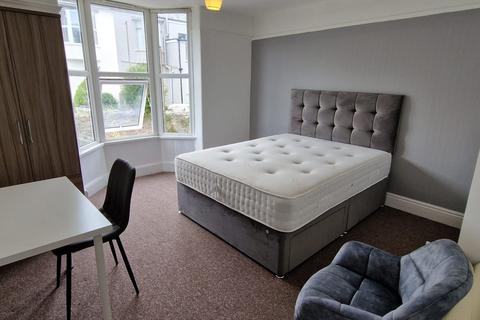 undefined, 24 Beaumont Road