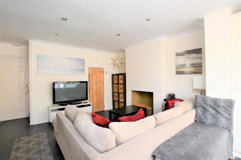 4 bedroom terraced house to rent, George Street, Berkhamsted, HP4