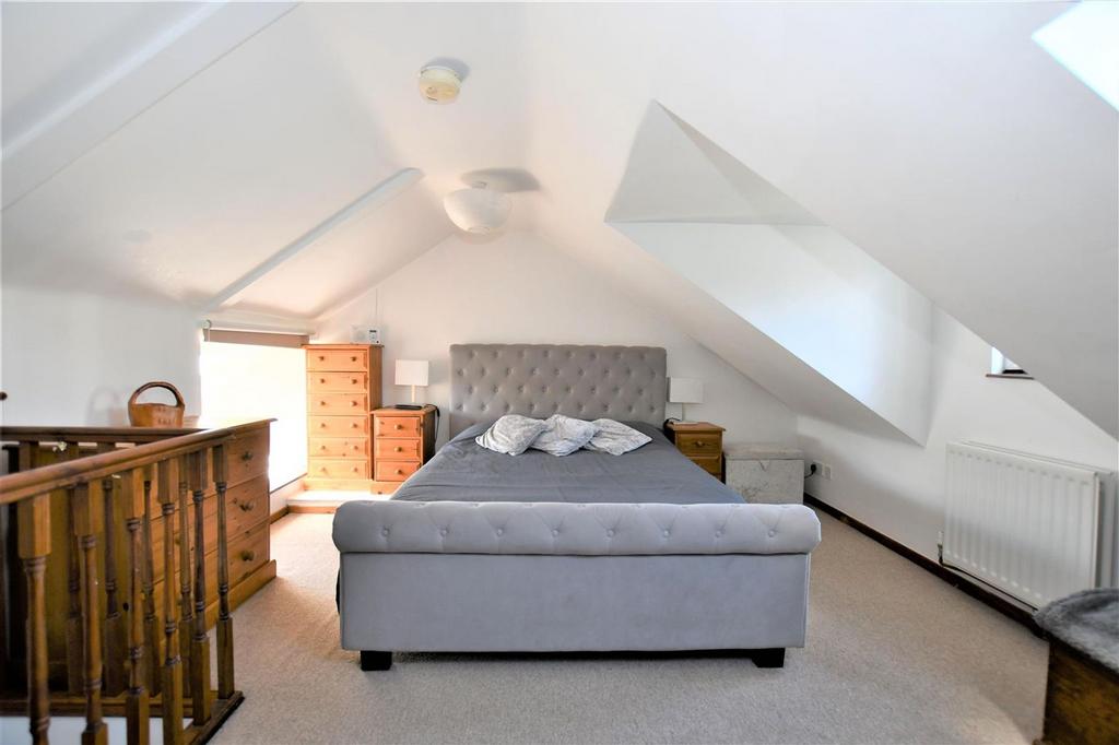Master Bedroom .jpg