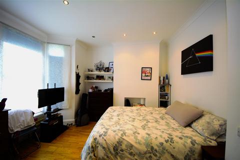 3 bedroom flat to rent, Huntingdon Road, East Finchley, N2