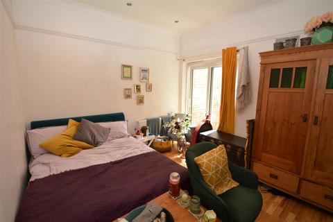 3 bedroom flat to rent, Huntingdon Road, East Finchley, N2