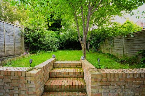 3 bedroom flat to rent, Huntingdon Road, East Finchley, N2
