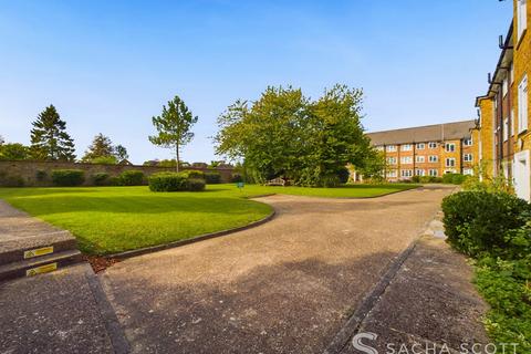 2 bedroom flat for sale, Lancaster Court, Banstead, SM7