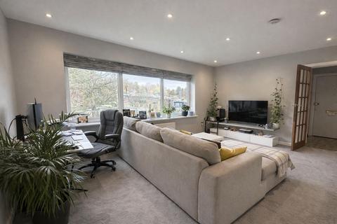 3 bedroom flat for sale, By The Wood, Watford WD19