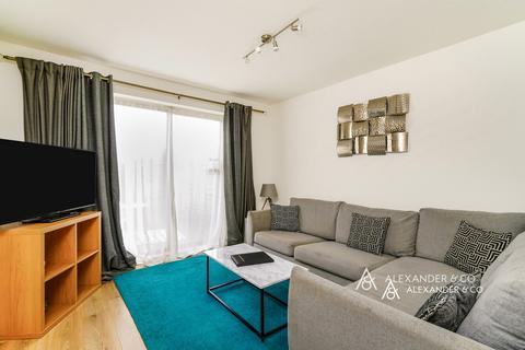 1 bedroom terraced house to rent, Cypress Gardens, Oxfordshire OX26