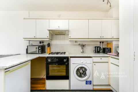 1 bedroom terraced house to rent, Cypress Gardens, Oxfordshire OX26