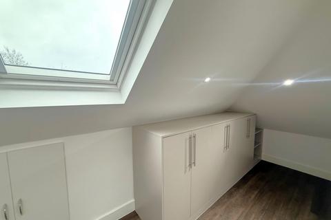 1 bedroom in a house share to rent, Victoria Road, Yeading HA4
