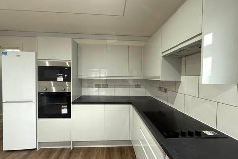 1 bedroom in a house share to rent, Victoria Road, Yeading HA4