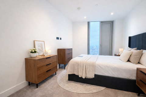 2 bedroom flat to rent, 1 Trinity Way, M3
