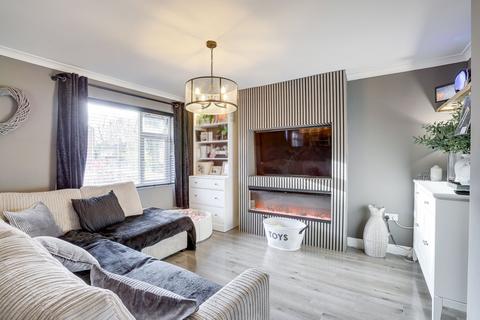 3 bedroom end of terrace house for sale, Wearmouth Gardens, Nottingham NG5