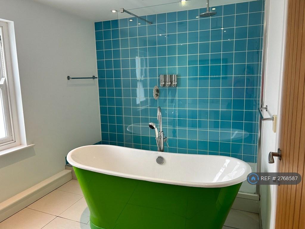 Main Bathroom