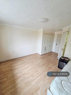 4 bedroom terraced house to rent, Lytham Close, London, SE28