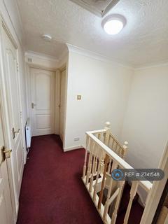 4 bedroom terraced house to rent, Lytham Close, London, SE28
