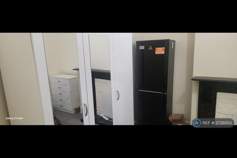 1 bedroom in a house share to rent, Hector Street, London, SE18