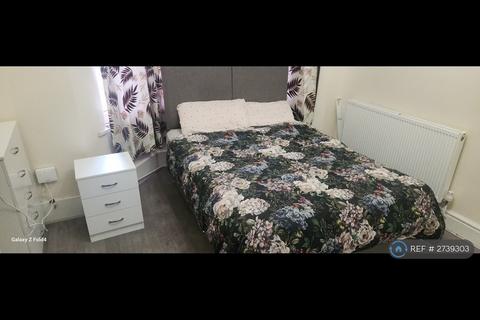 1 bedroom in a house share to rent, Hector Street, London, SE18
