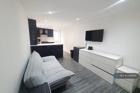 2 bedroom flat to rent, Woolwich Road, London, SE7