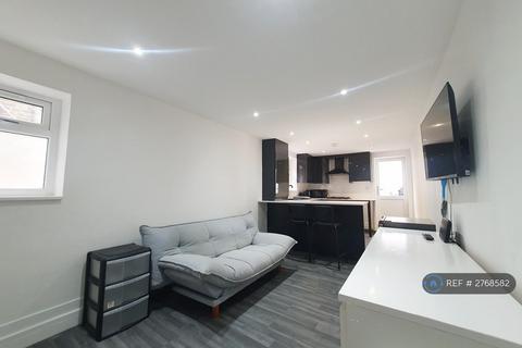 2 bedroom flat to rent, Woolwich Road, London, SE7