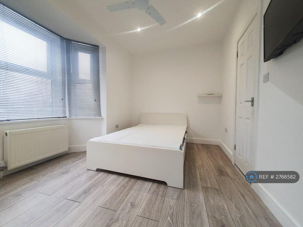 Luxurious Bedroom 1 w/ Ensuite