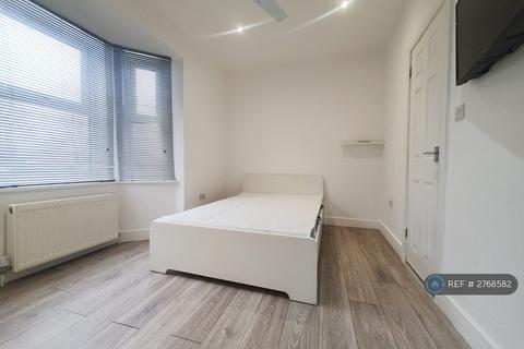 2 bedroom flat to rent, Woolwich Road, London, SE7