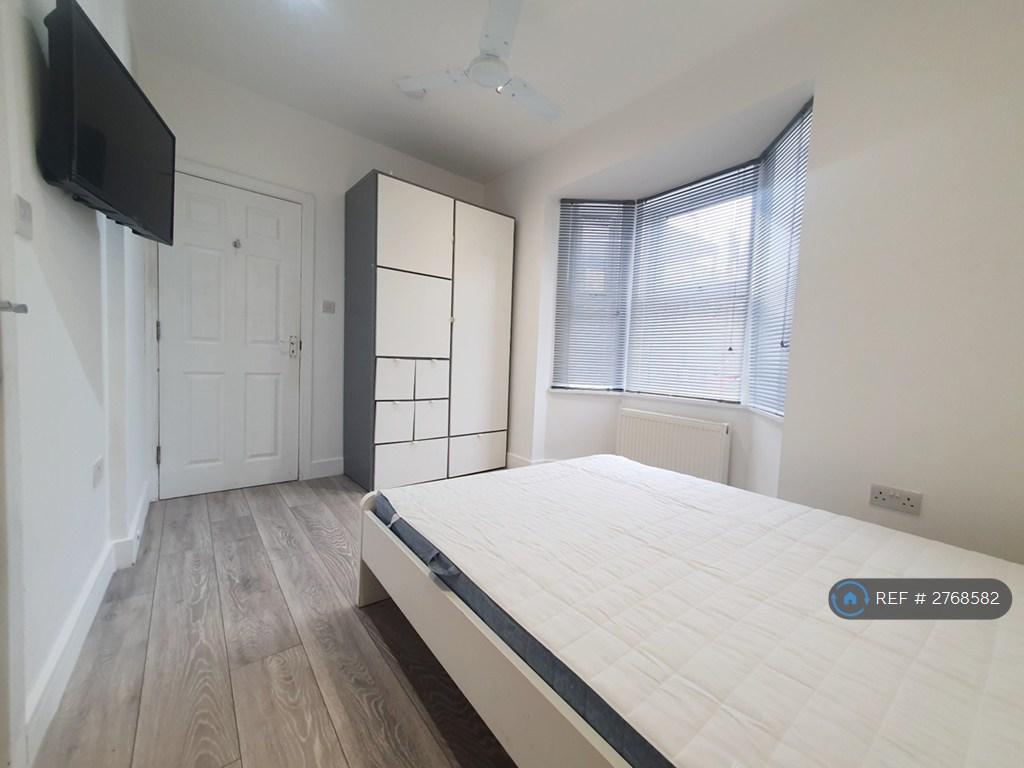 Luxurious Bedroom 1 w/ Ensuite