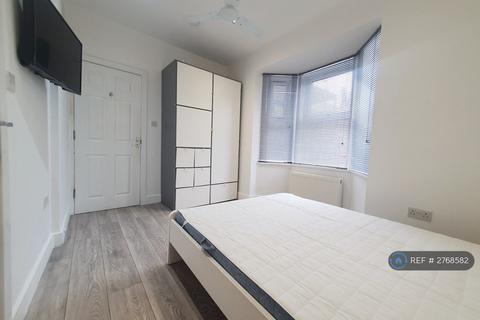 2 bedroom flat to rent, Woolwich Road, London, SE7