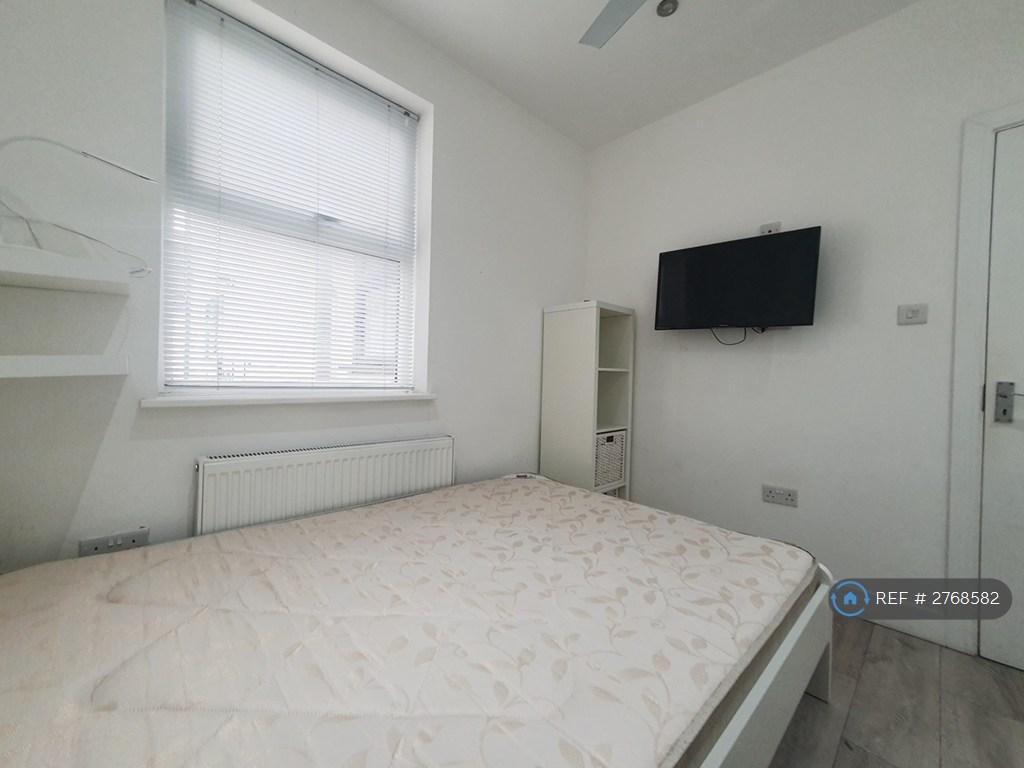Luxurious Bedroom 2 w/ Ensuite