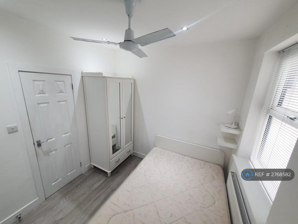 Luxurious Bedroom 2 w/ Ensuite