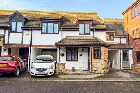 3 bedroom townhouse for sale, Washburn Court, Silsden
