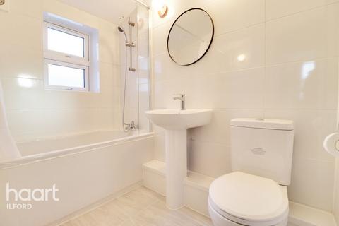 3 bedroom terraced house to rent, Courtland Avenue, ILFORD
