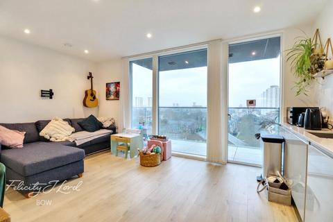 2 bedroom apartment to rent, Corsican Square, London