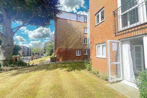 2 bedroom flat for sale, Cranley Gardens, Wallington SM6